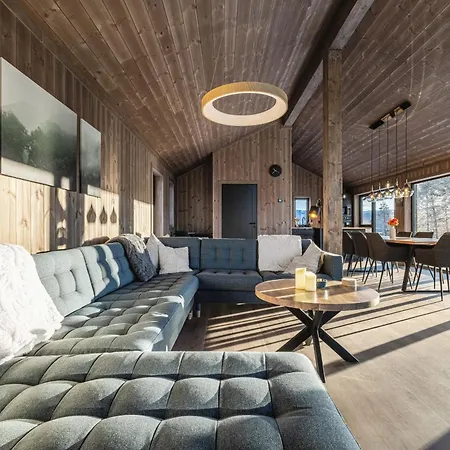 New Luxury In With Hot Tub, Mountain Views & Access * Geilo