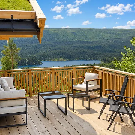 New Luxury In With Hot Tub, Mountain Views & Access Geilo