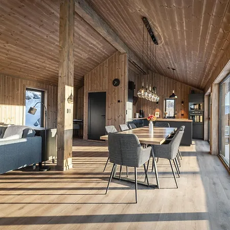 New Luxury In With Hot Tub, Mountain Views & Access Сasa de vacaciones Geilo